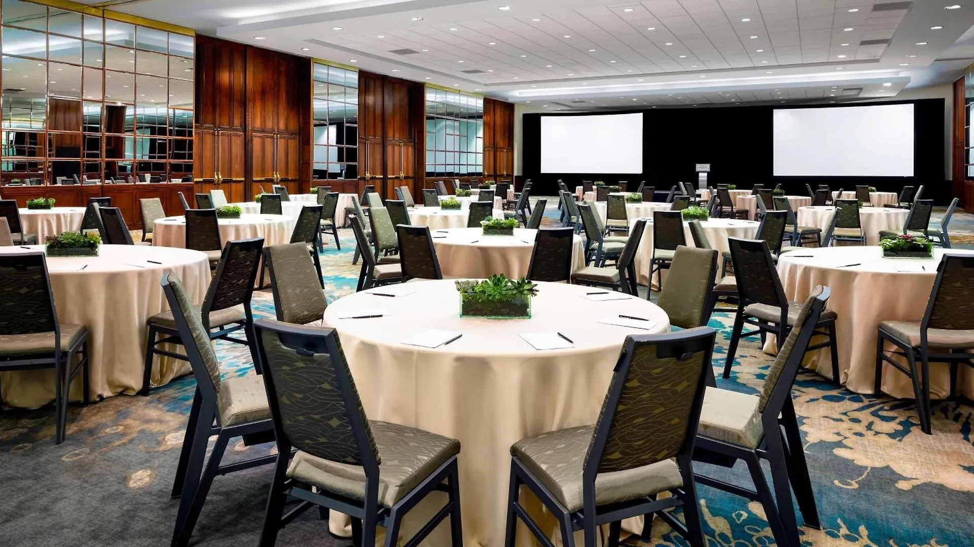 The Westin Harbour Castle, Toronto Hotel