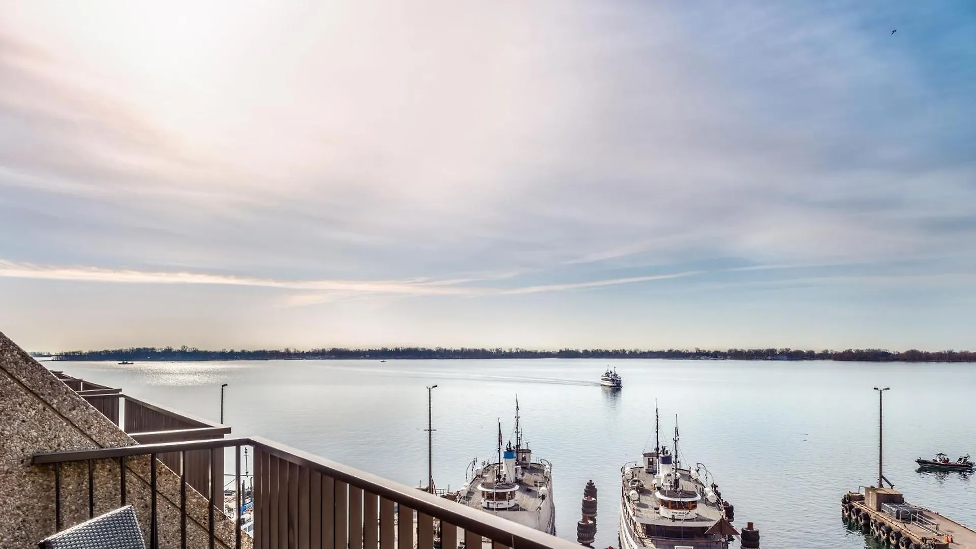 The Westin Harbour Castle, Toronto Hotel 4*,  Canada