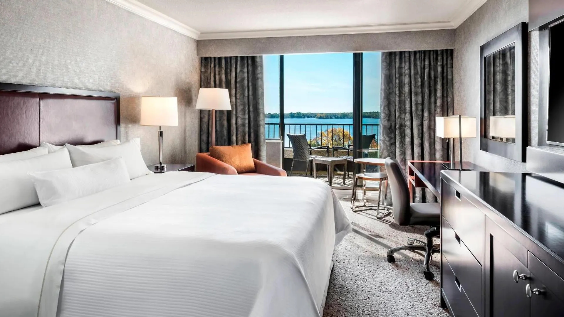 The Westin Harbour Castle, Toronto Hotel 4*,