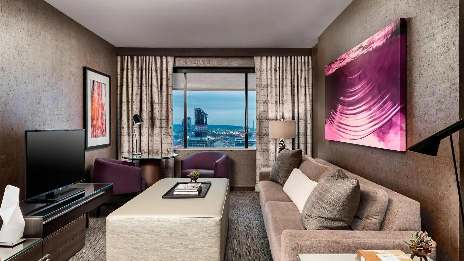The Westin Harbour Castle, Toronto Hotel 4*,