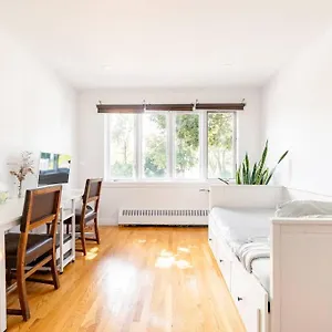  Apartment Bright Riverfront 3-bedroom Canada